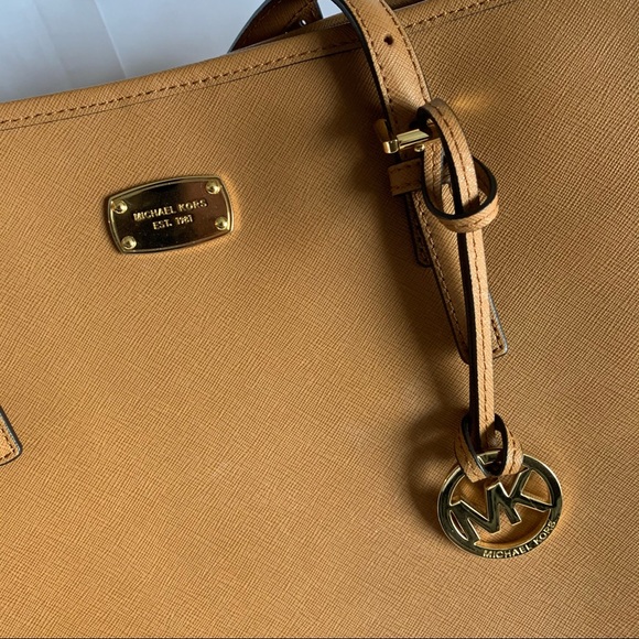 Large Oversized Michael Kors Tan Tote Bag - Picture 2 of 11
